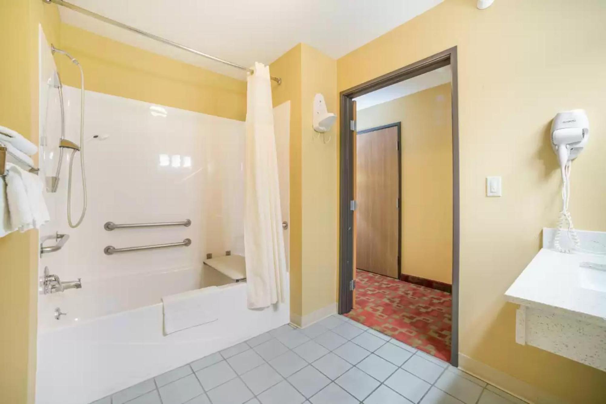 Quality Inn O'Fallon Il - St Louis Exterior photo